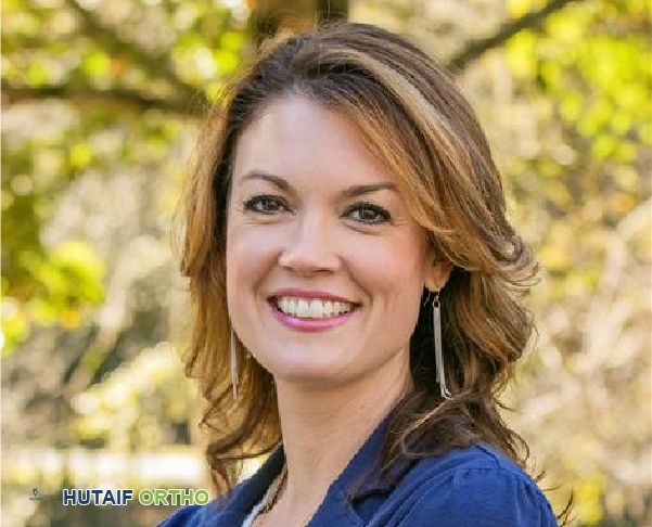 ستيسي كورتني تتأمل في رحلتها مع التهاب المفاصل الروماتويدي