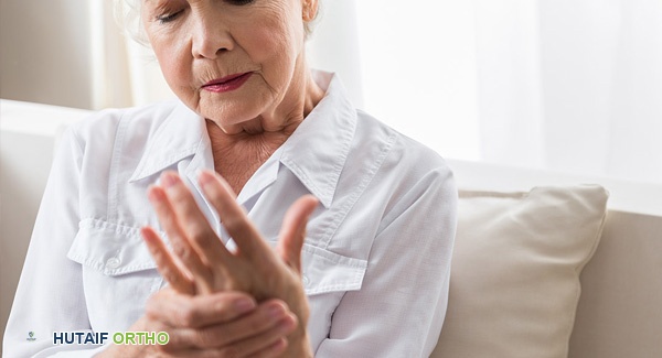 صورة طبية: تشريح العمود الفقري الكامل: دليل شامل للرقبة، الظهر العلوي، والظهر السفلي مع الأستاذ الدكتور محمد هطيف