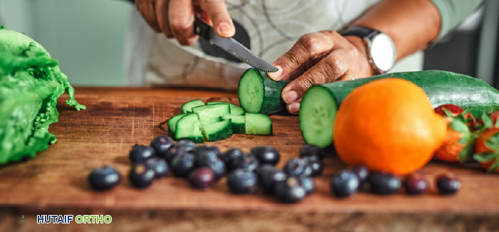 الأطعمة المعلبة في نظام غذائي صحي لالتهاب المفاصل: دليلك الشامل من الأستاذ الدكتور محمد هطيف