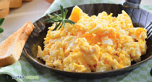 صورة توضيحية لـ التغذية الصحية للمفاصل: وصفة بيض بروفنسال ونصائح الأستاذ الدكتور محمد هطيف