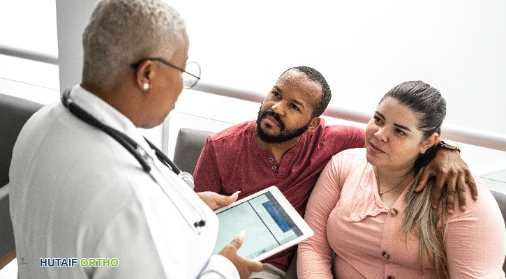 توضيح طبي: مخاطر القلب وجراحة استبدال المفاصل دليلك الشامل لسلامة قلبك قبل وبعد العملية