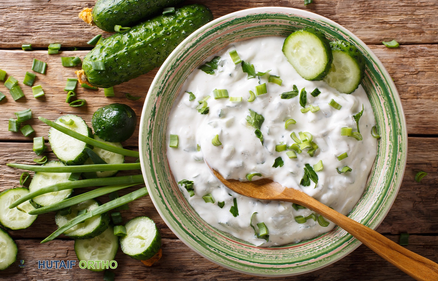 صورة توضيحية لوجبة خفيفة صحية غنية بمضادات الأكسدة تدعم صحة المفاصل