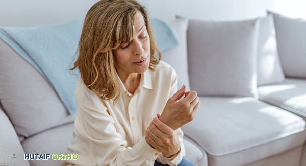 طفح جلدي أحمر على الخدين وجسر الأنف بشكل فراشة