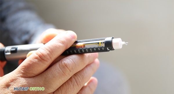 صورة توضيحية لـ إرشادات علاج التهاب المفاصل الروماتويدي: دليل شامل للمرضى مع الأستاذ الدكتور محمد هطيف