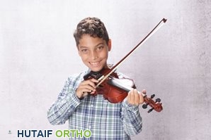 صورة توضيحية لـ التهاب المفاصل الروماتويدي الشبابي الجهازي: التأثيرات الاجتماعية والسبل للتعايش