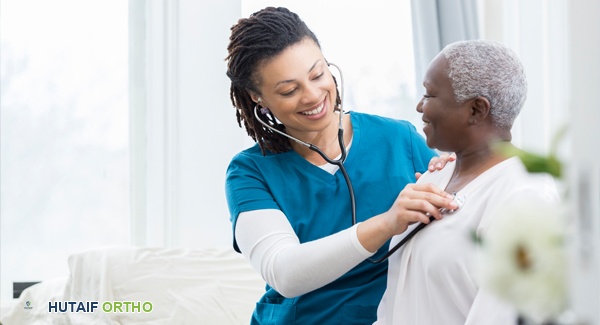 صورة توضيحية لـ الفحوصات الشاملة لتشخيص وتتبع التهاب المفاصل الصدفي: دليلك من الأستاذ الدكتور محمد هطيف في صنعاء