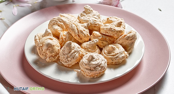 صورة توضيحية لـ خشونة الركبة: دليل شامل للوقاية والعلاج مع الأستاذ الدكتور محمد هطيف في صنعاء