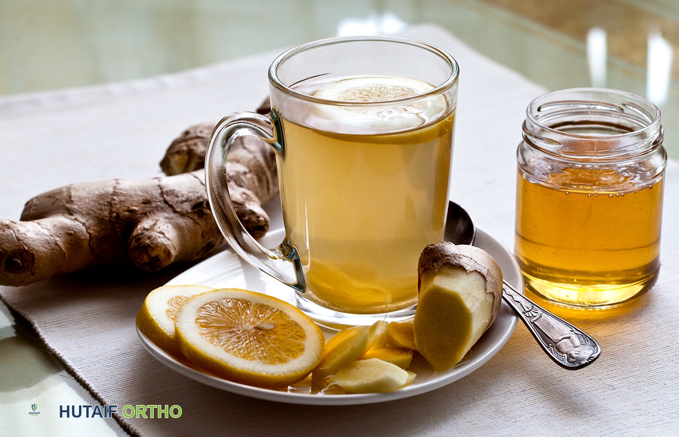 مشروب الكركم الدافئ: دعم صحة المفاصل والعظام بوصفة طبيعية ونصائح الأستاذ الدكتور محمد هطيف