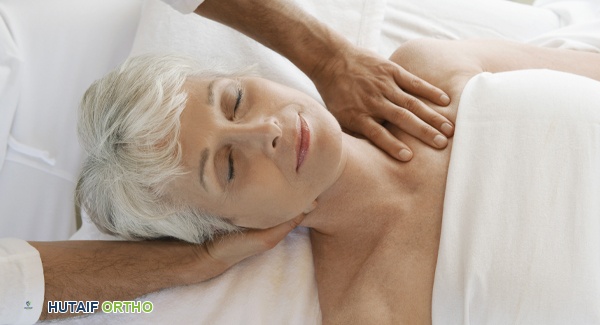 العلاج باللمس لالتهاب المفاصل لتخفيف الآلام