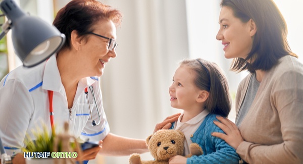 صورة توضيحية لـ زيارة طبيب الروماتيزم لأول مرة: دليلك الشامل للاستعداد والتشخيص في عيادة الأستاذ الدكتور محمد هطيف