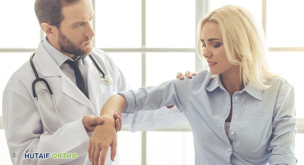 صورة توضيحية لـ تقرحات الفم والتهاب المفاصل الروماتويدي: دليل شامل لفهم العلاقة والعلاج مع الأستاذ الدكتور محمد هطيف