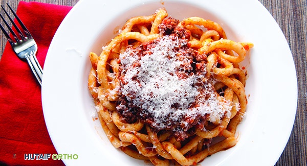 صورة توضيحية لـ التهاب المفاصل الروماتويدي والتغذية الصحية: دليل شامل لوجبات قليلة الصوديوم ومضادة للالتهابات