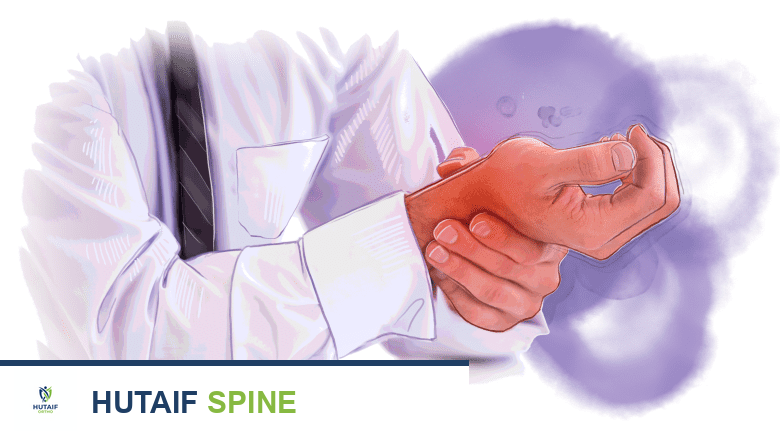 رجل يعاني من احمرار في معصمه.