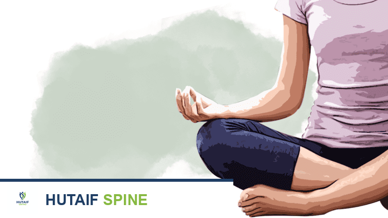 صورة لسيدة تؤدي تمارين التأمل الواعي.