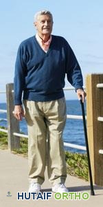 صورة توضيحية لـ دليل شامل لاستخدام العكازات والعصي والمشايات بأمان وفعالية