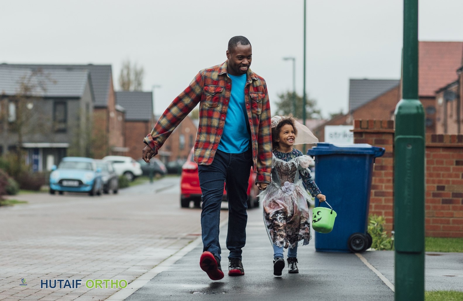 صورة توضيحية لـ سلامة الهالوين: نصائح الأستاذ الدكتور محمد هطيف للوقاية من الإصابات العظمية