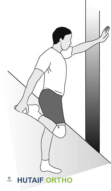 صورة توضيحية لـ تمارين منظار الركبة: دليلك الشامل للتعافي واستعادة قوة ركبتك في صنعاء مع الأستاذ الدكتور محمد هطيف