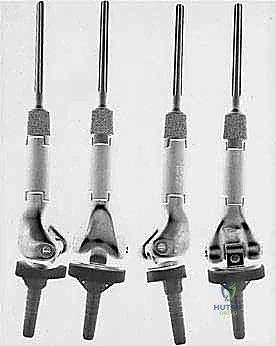 نقل سديلة عضلية لتغطية المفصل الصناعي وحمايته