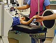 صورة توضيحية لـ كسر عظم العضد فوق اللقمة عند الأطفال الرد المغلق والتثبيت بالأسلاك مع الأستاذ الدكتور محمد هطيف